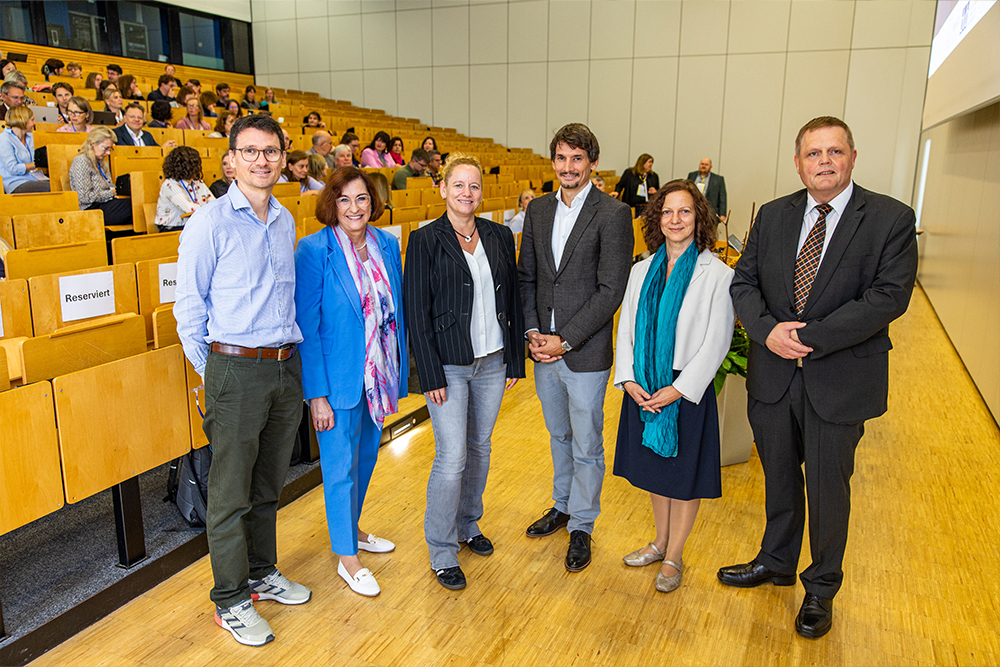 V. l. n. r.: Prof. Dr. Marc Schreiber, Prof. Dr. Andrea Strübing, Dr. Judith Moll, Dr. Tobias Maier, Prof. Dr. Katja Driesel-Lange und Prof. Dr. Rudolf Schröder. Foto: Markus Hibbeler